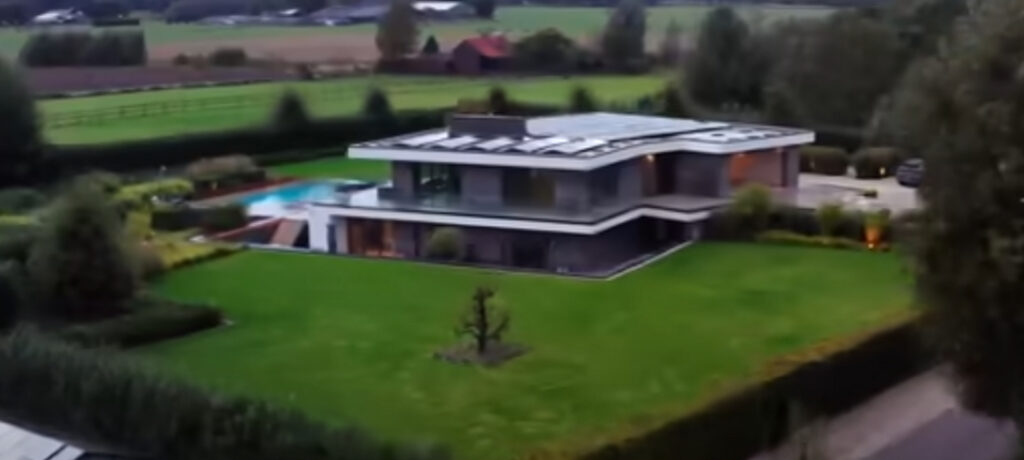 Gio Latooy huis